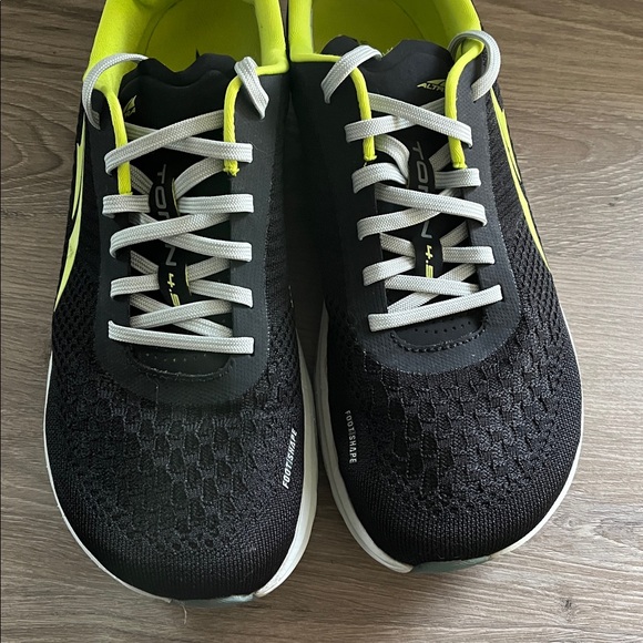 Altra Torin 4.5 (Plush) size 11 - Picture 2 of 13